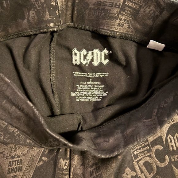 Torrid AC/DC Crop Black Leggings - Picture 4 of 4